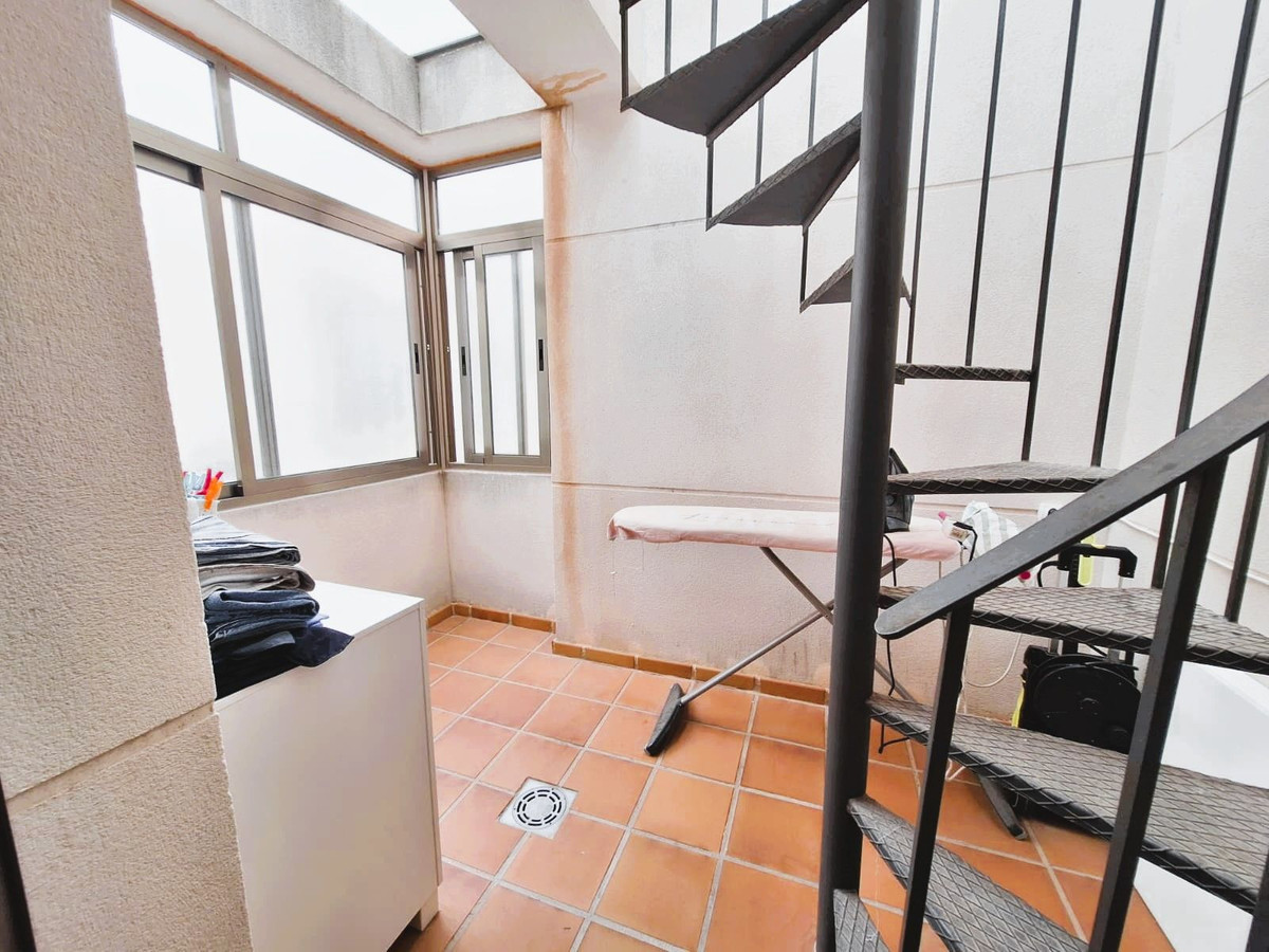 3 Bedroom Penthouse in Torremolinos - Photo 39