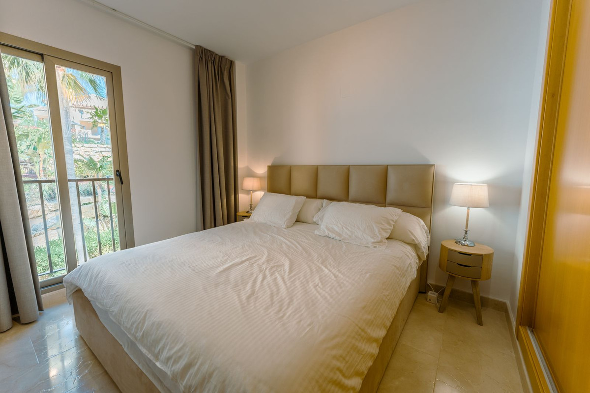 2 Bedroom Apartment in Estepona - Photo 23