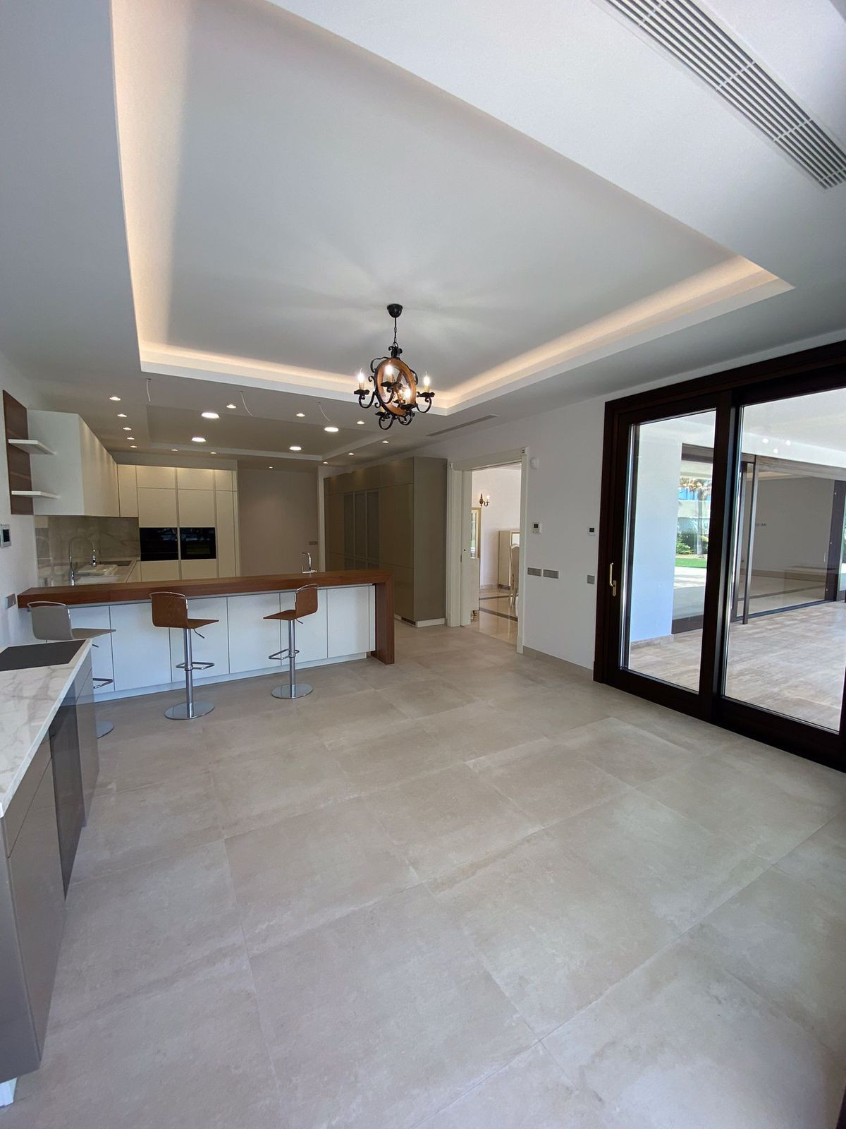 6 Bedroom Villa in San Pedro de Alcántara - Photo 10