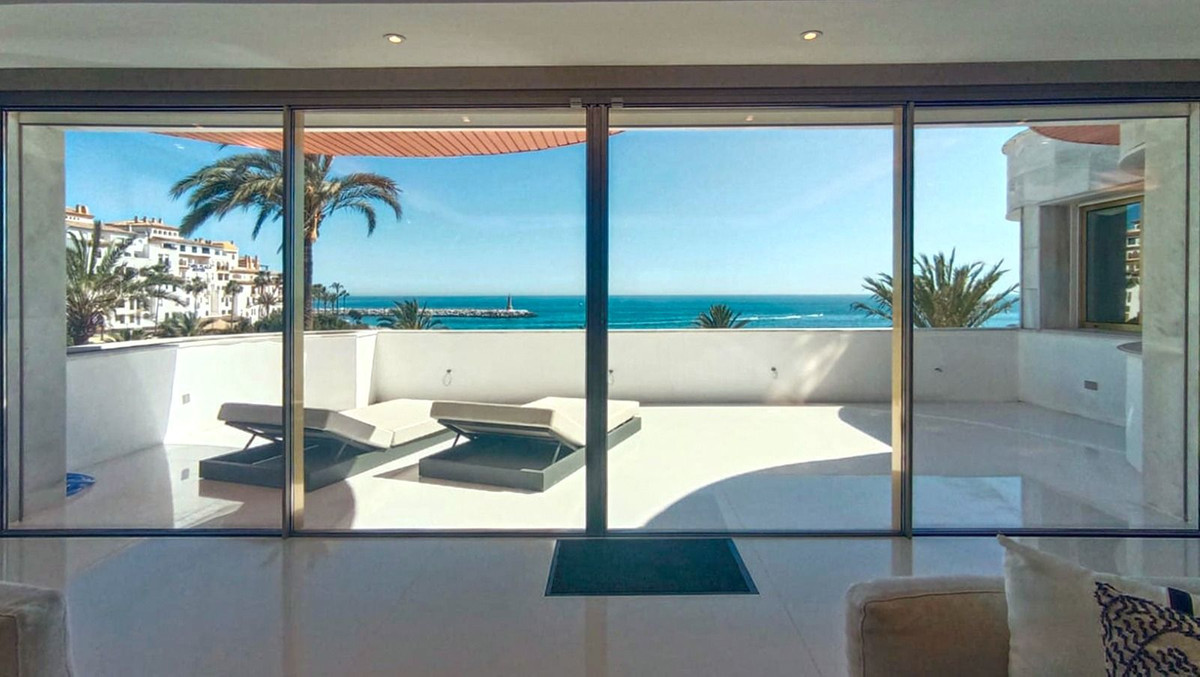 Apartment in Puerto Banus