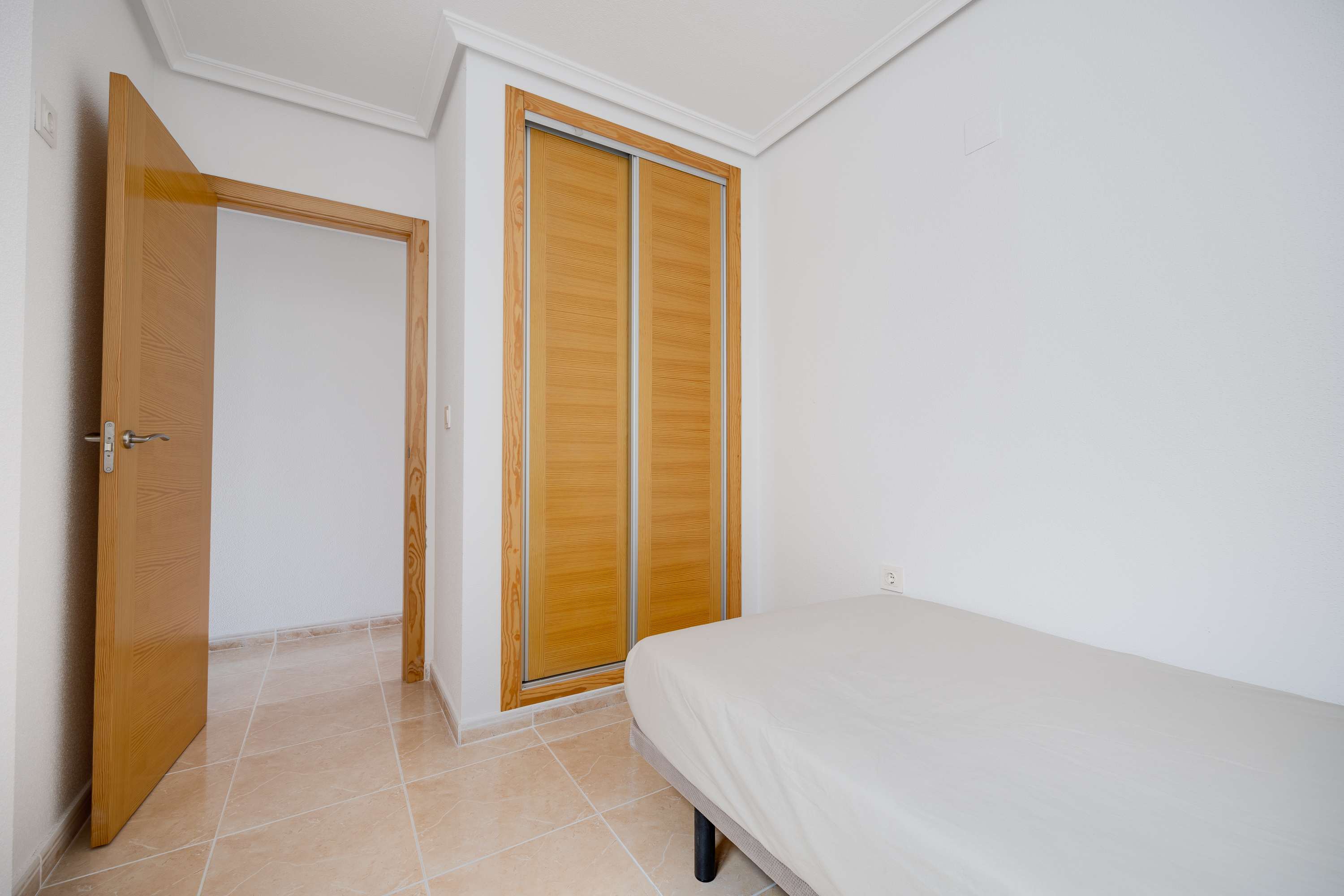 Apartamento com 2 quartos com piscina em Alicante, Espanha – Foto 20