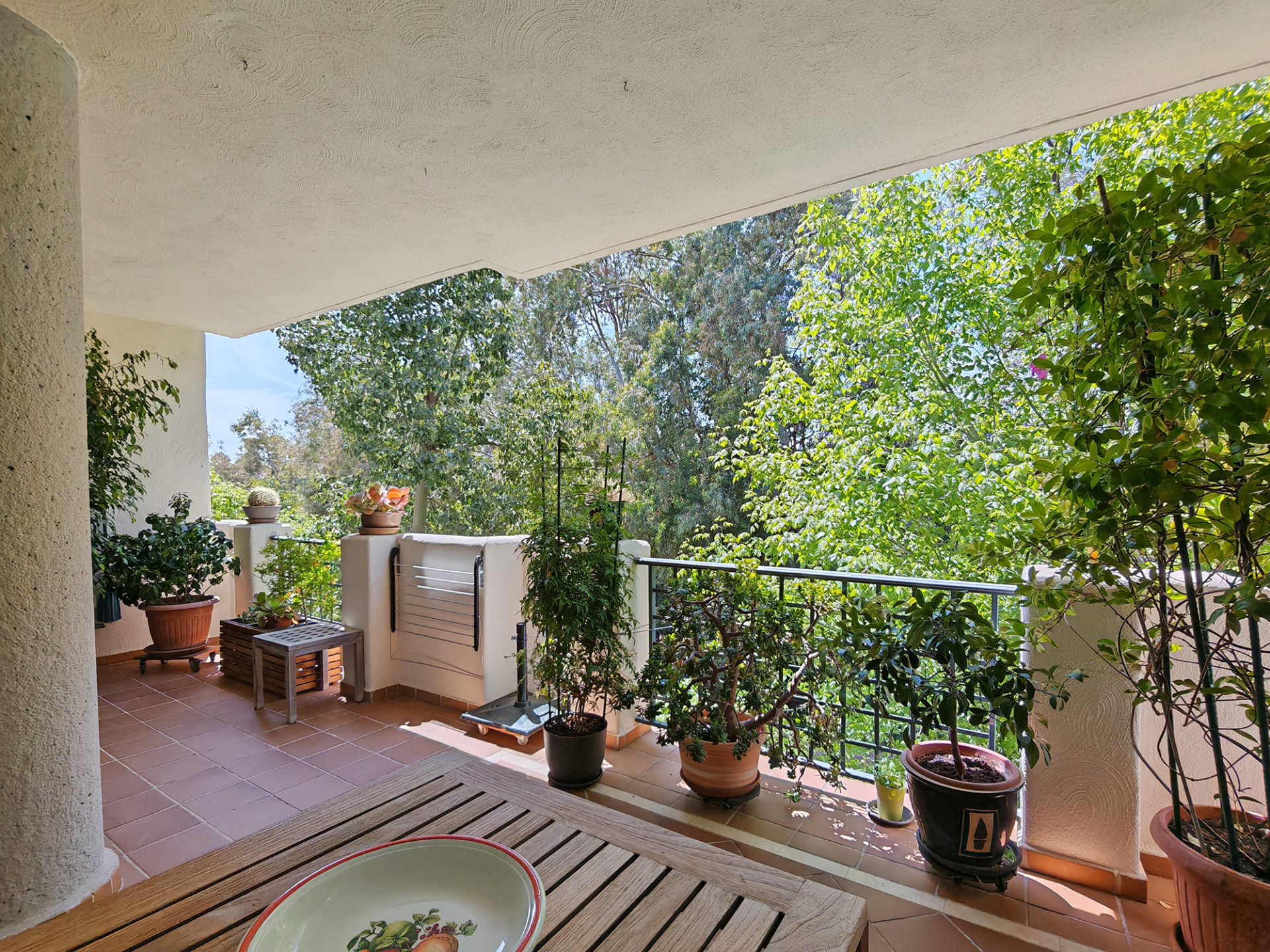 2 Bedroom Apartment in Marbella - Photo 5