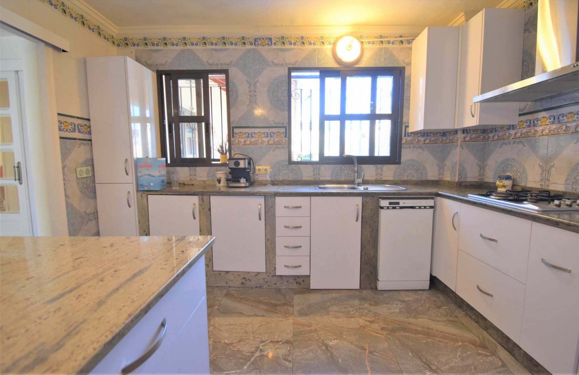 Moradia com 4 quartos com piscina em Alicante, Espanha – Foto 7