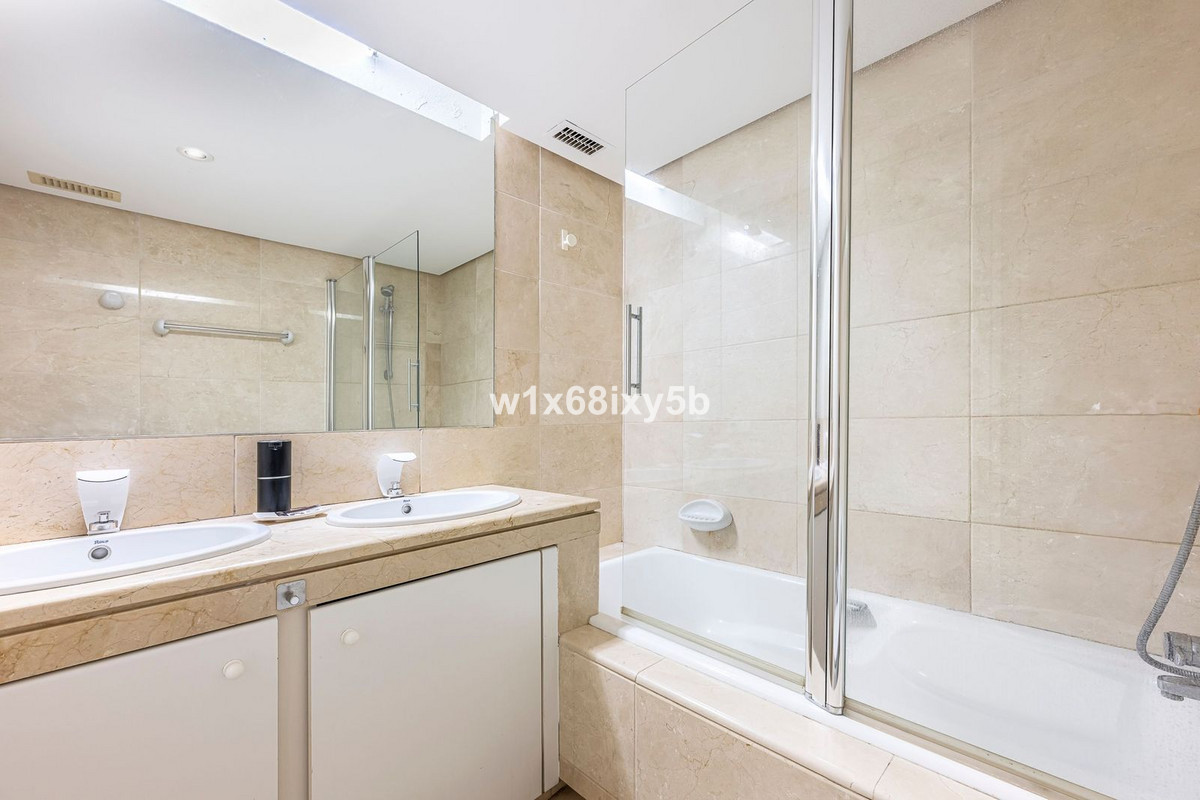 3 Bedroom Townhouse in Estepona - Фото 18