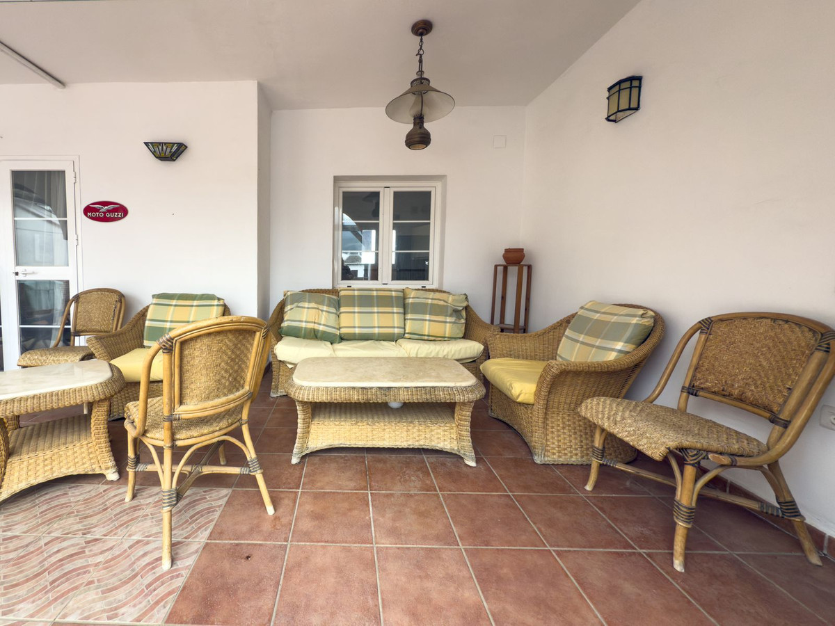 6 Bedroom Townhouse in Tolox - Photo 55