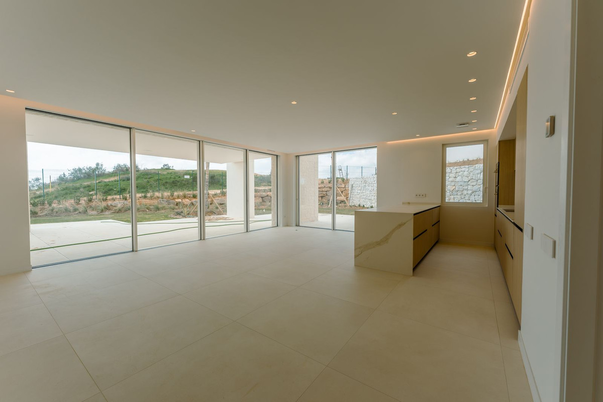 3 Bedroom Apartment in Ojén - Photo 2