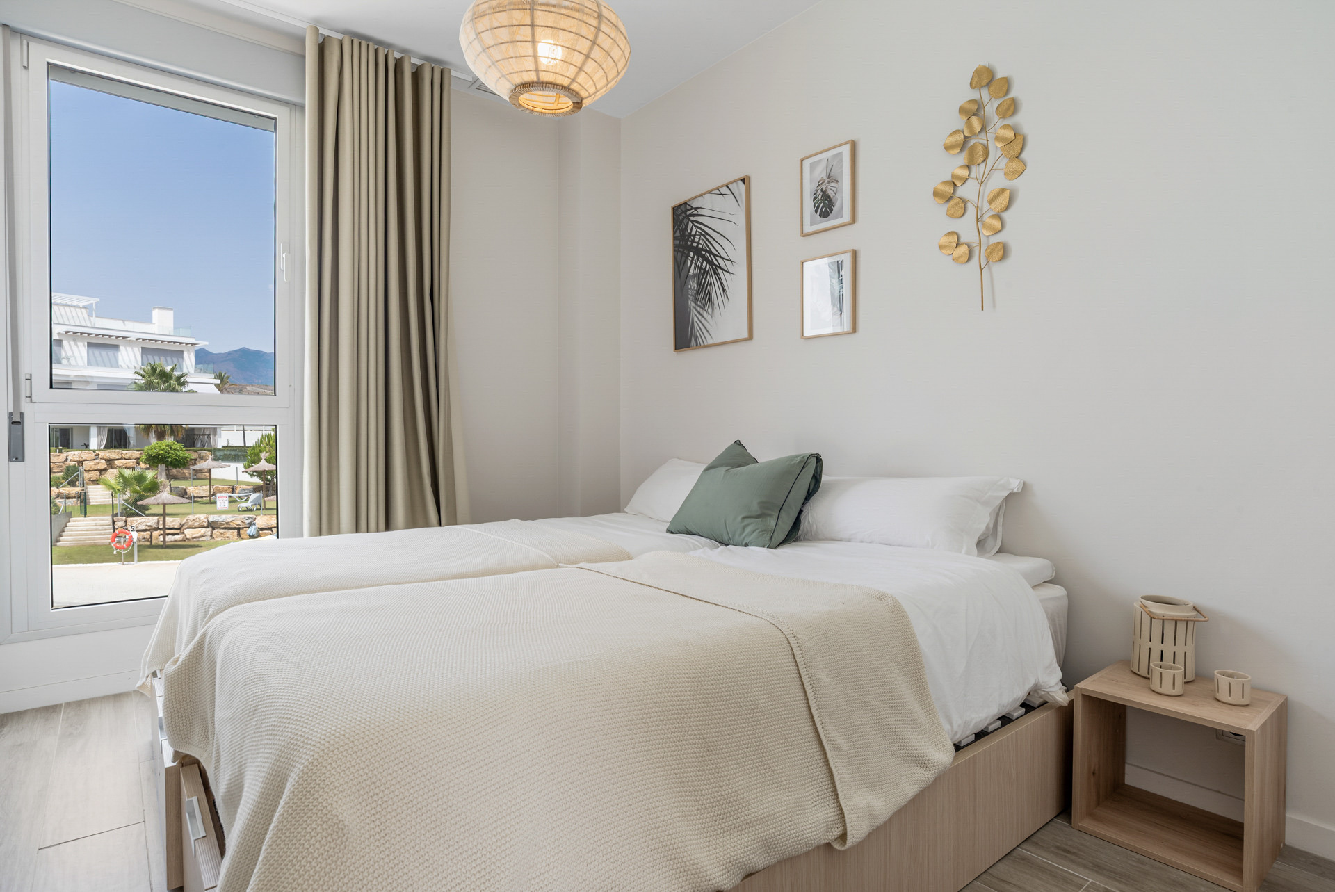 2 Bedroom Penthouse in Estepona - Photo 13