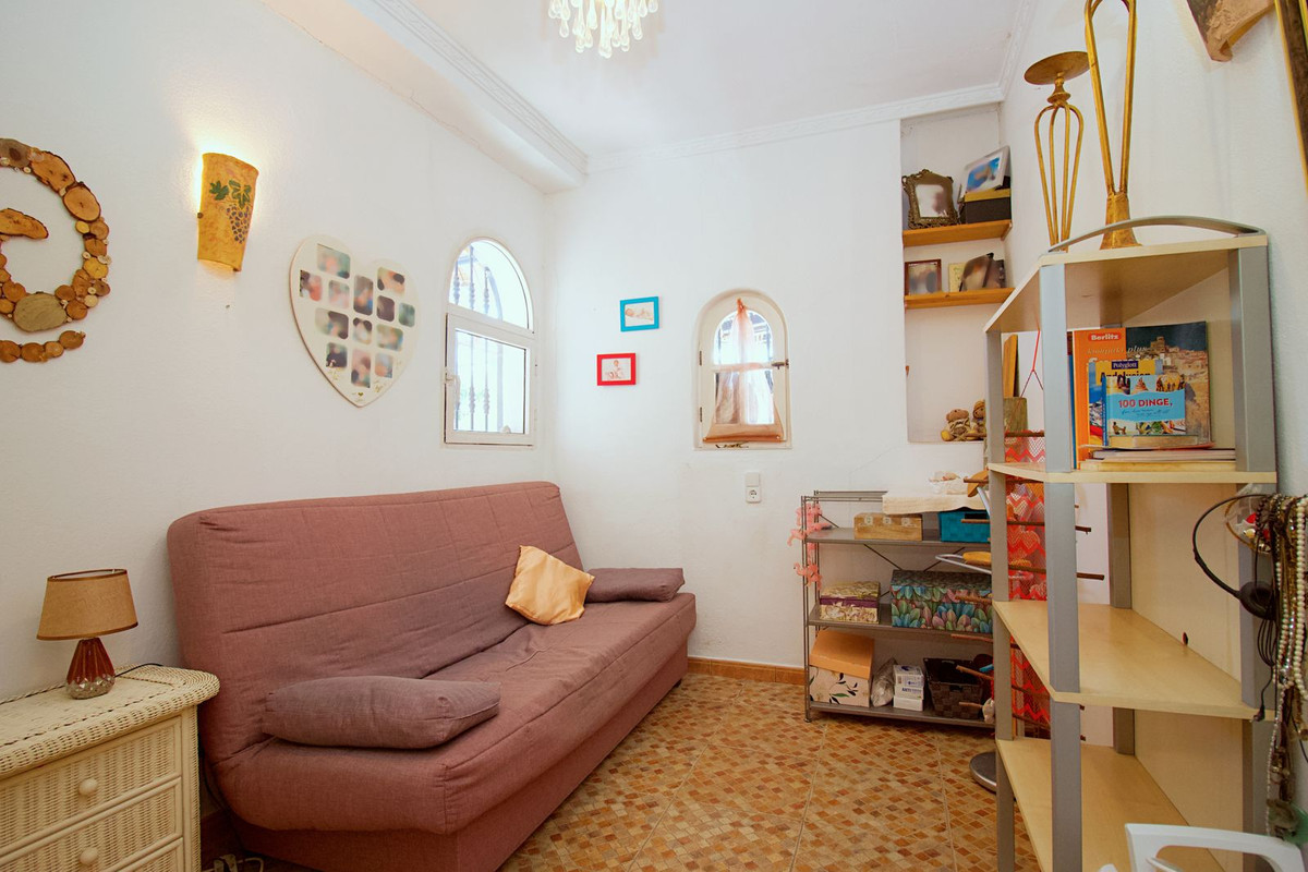 5 Bedroom Villa in Coín - Photo 28