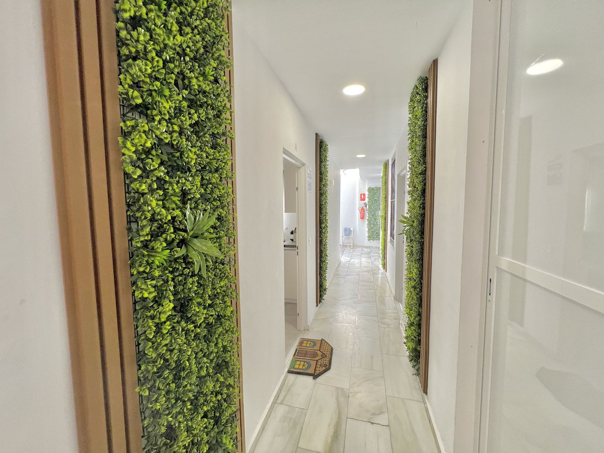 15 Bedroom Apartment in Málaga - Photo 39