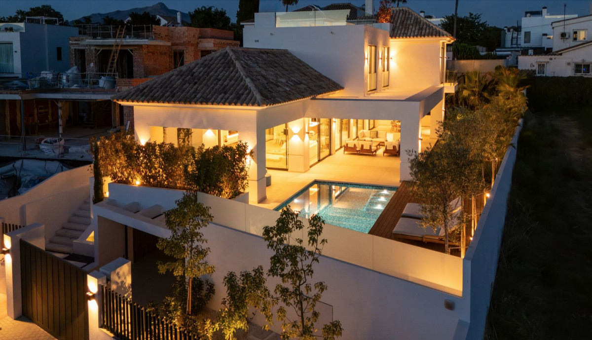 5 Bedroom Villa in San Pedro de Alcántara - Photo 33