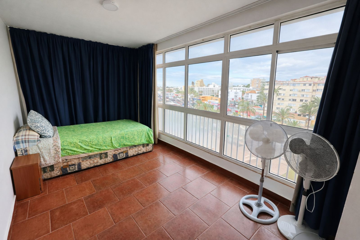 2 Bedroom Apartment in Benalmádena - Photo 23