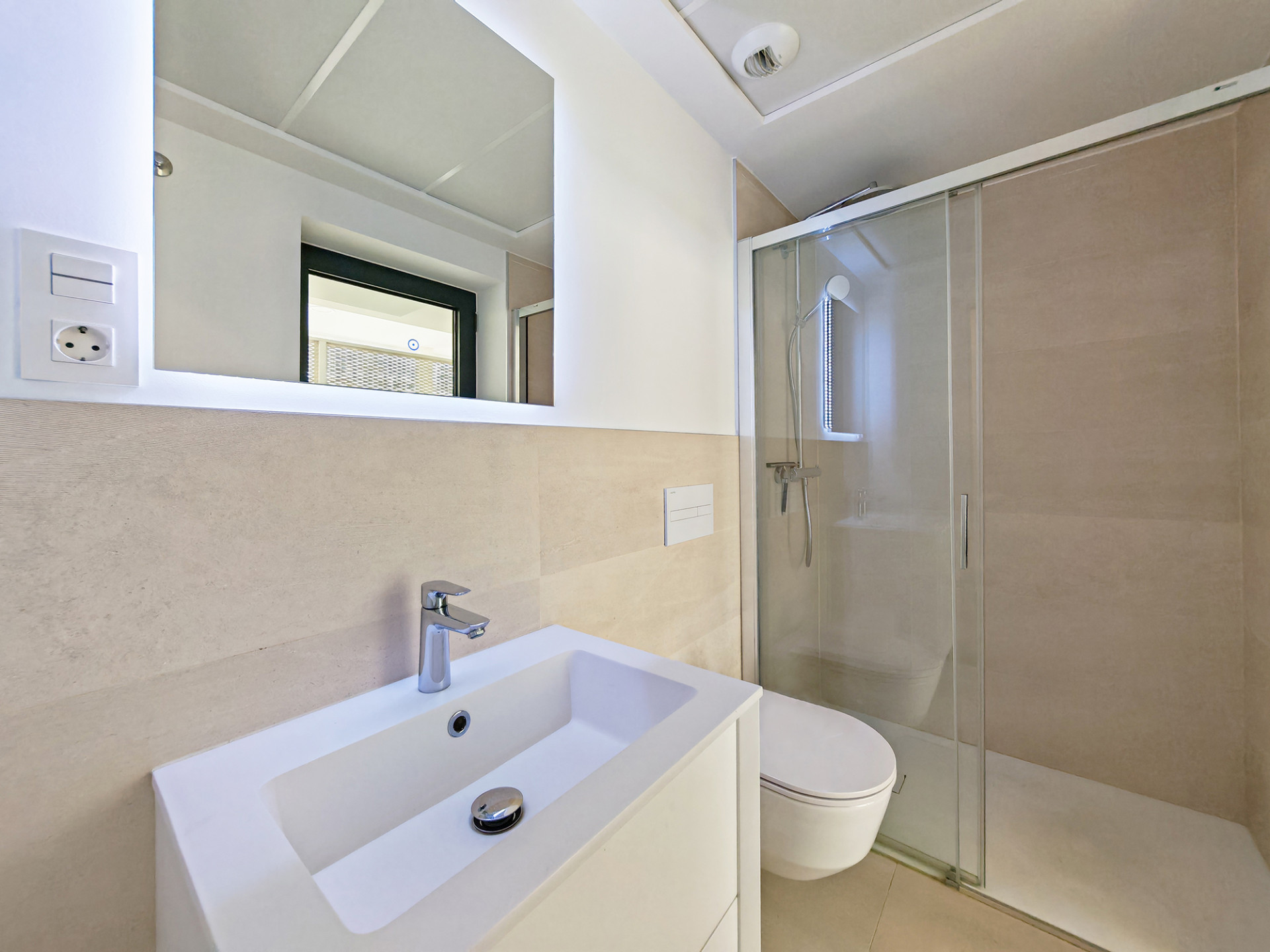 2 Bedroom Apartment in Benalmádena - Photo 14