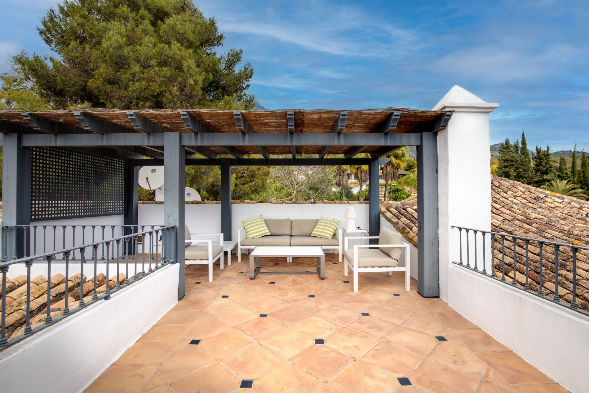 5 Bedroom Villa in Marbella - Photo 37