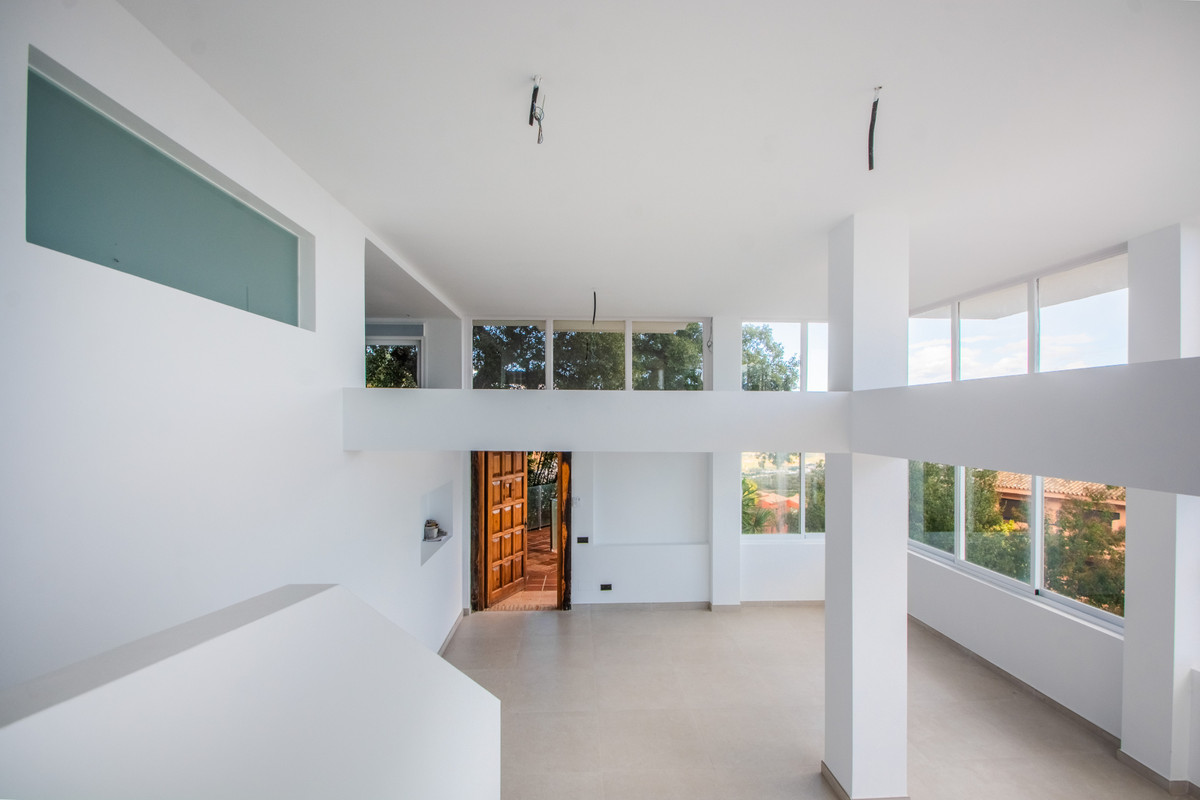 3 Bedroom Apartment in Marbella - Photo 32