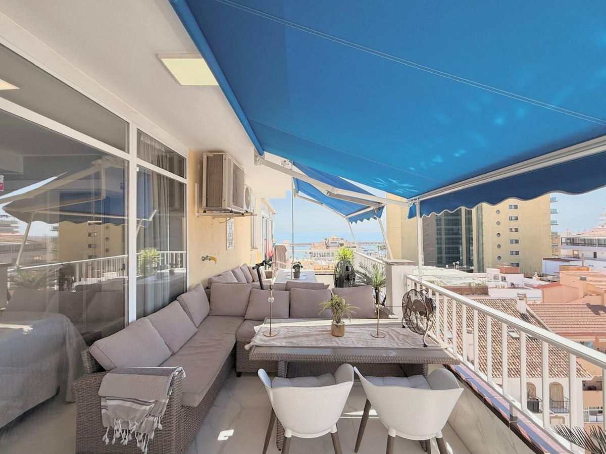 2 Bedroom Penthouse in Fuengirola - Photo 8