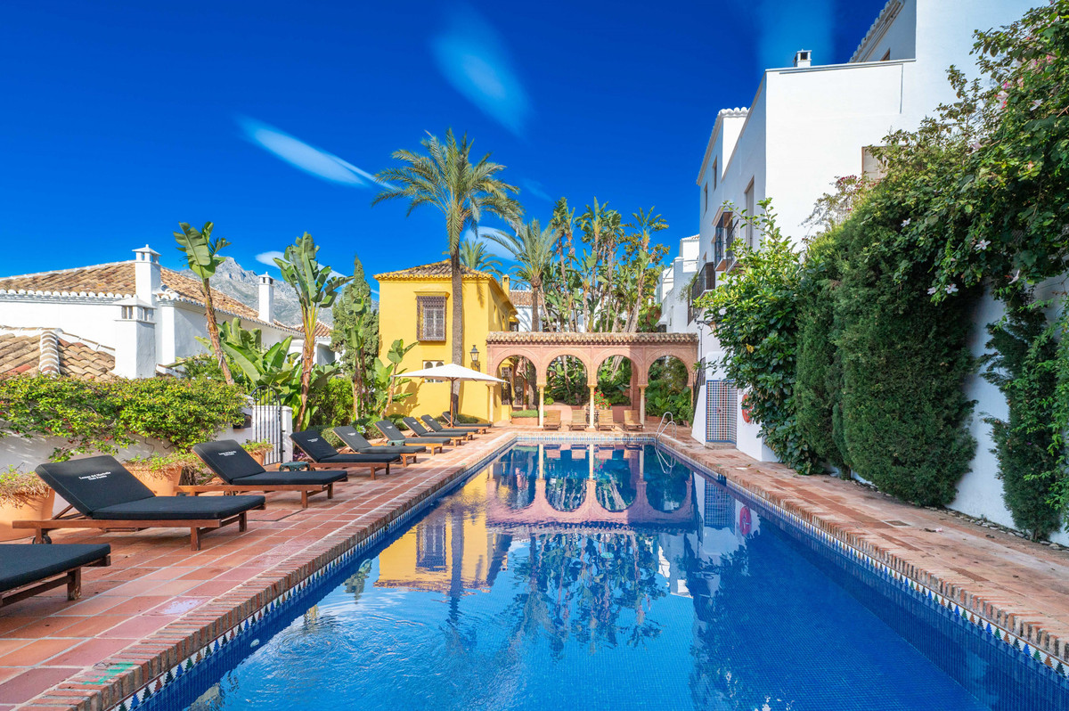 3 Bedroom Townhouse in Marbella - Photo 2