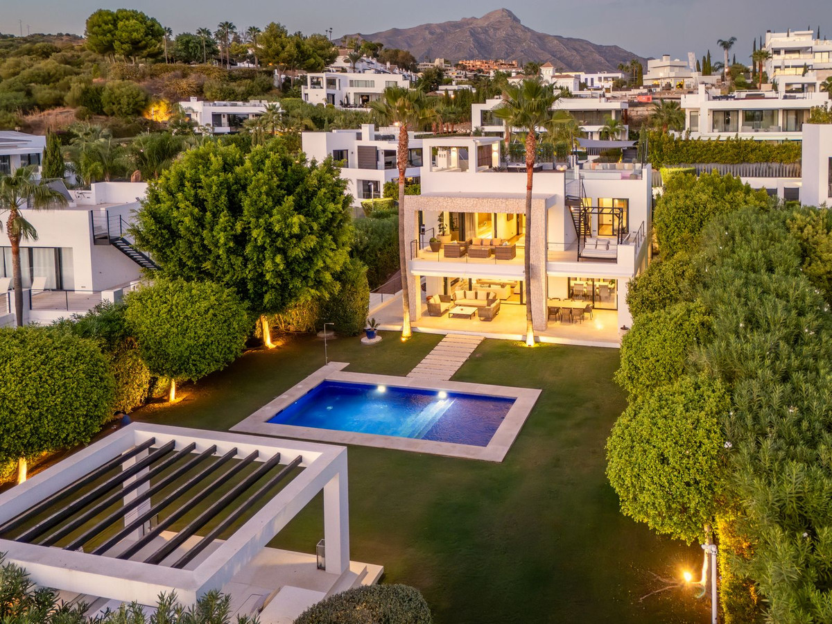 6 Bedroom Villa in Marbella - Photo 50