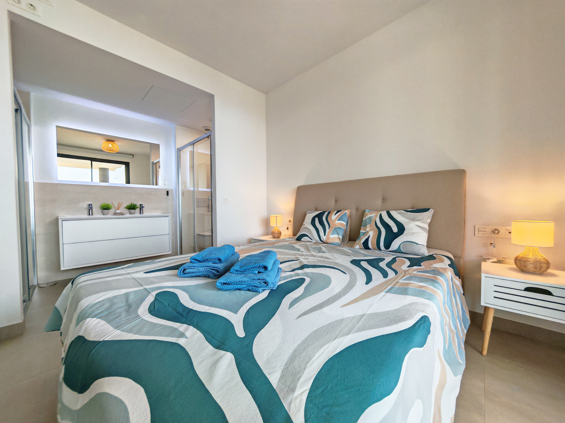 2 Bedroom Apartment in Benalmádena - Photo 11