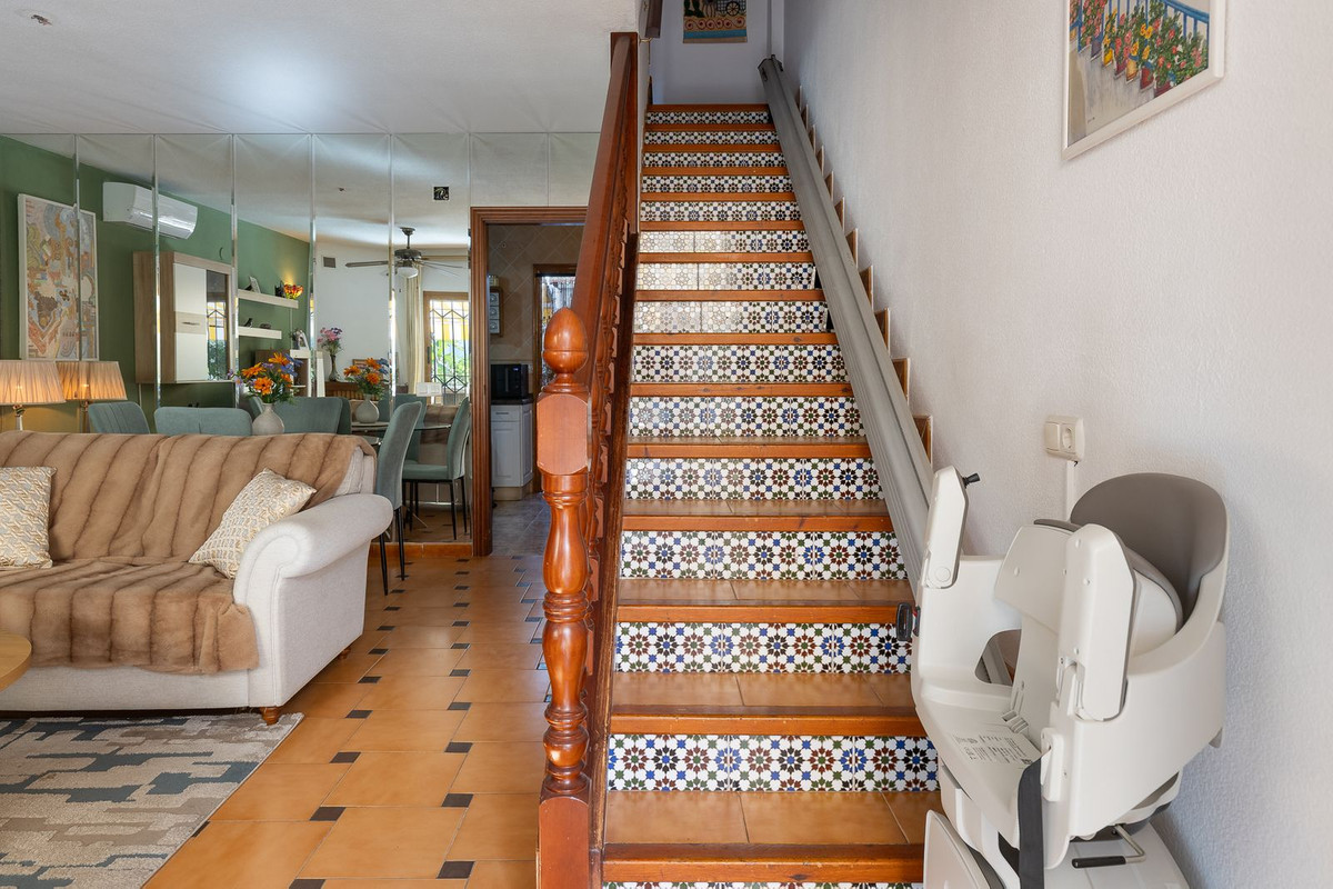 4 Bedroom Townhouse in Torremolinos - Photo 6