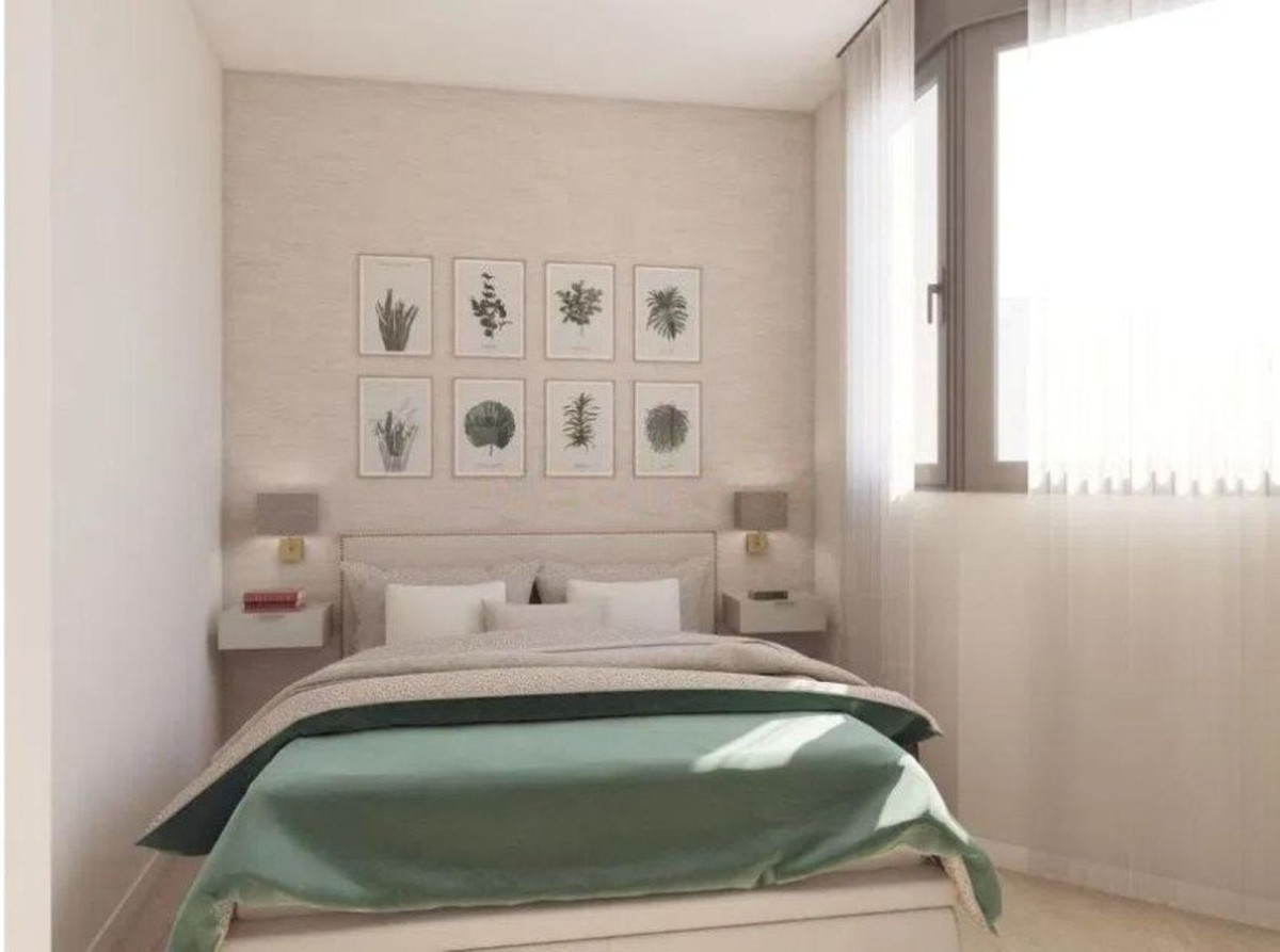 2 Bedroom Apartment in Fuengirola - Photo 5