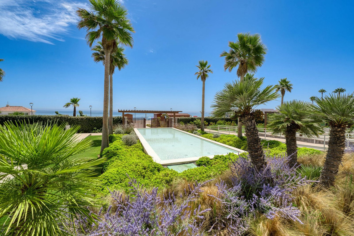 3 Bedroom Apartment in Estepona - Photo 25