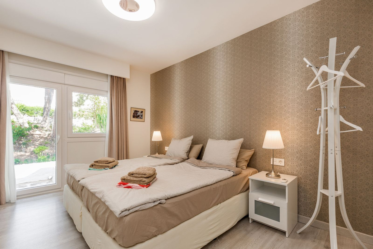 2 Bedroom Townhouse in Marbella - Photo 11