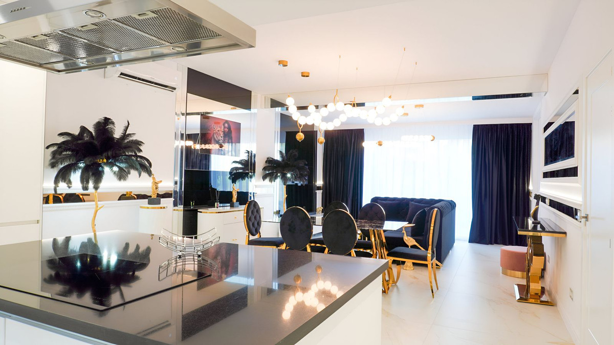 2 Bedroom Apartment in Marbella - Photo 7