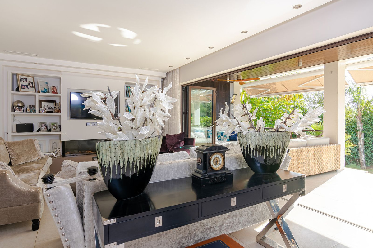6 Bedroom Villa in Marbella - Photo 16