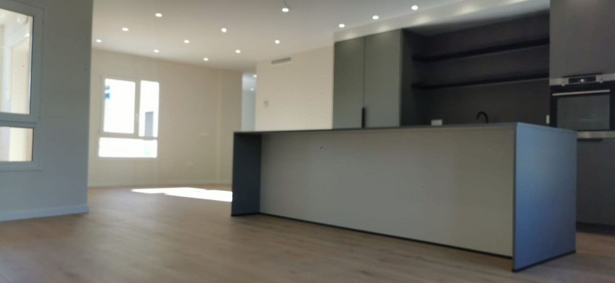 4 Bedroom Penthouse in San Pedro de Alcántara - Photo 8