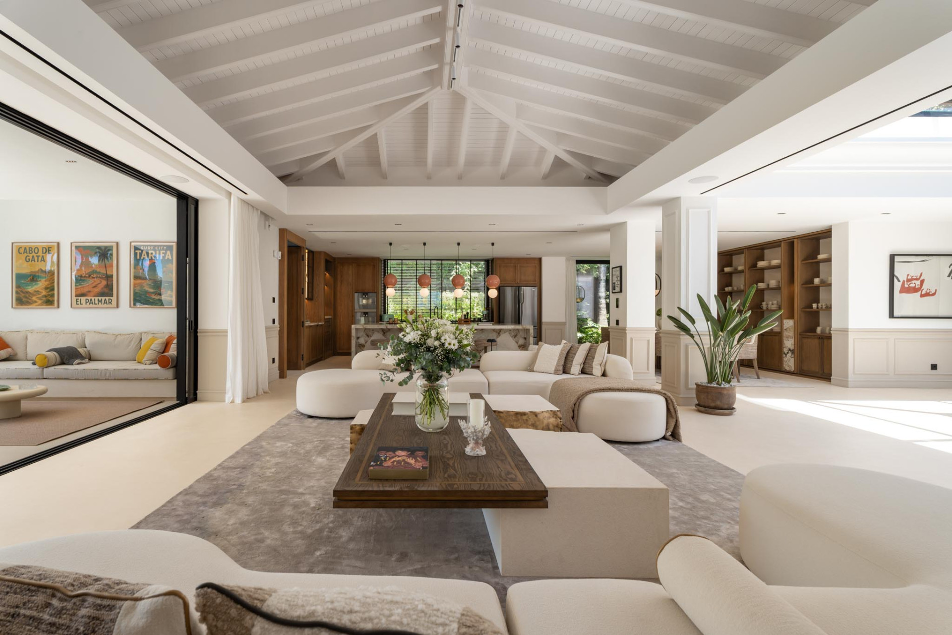 6 Bedroom Villa in Marbella - Photo 4