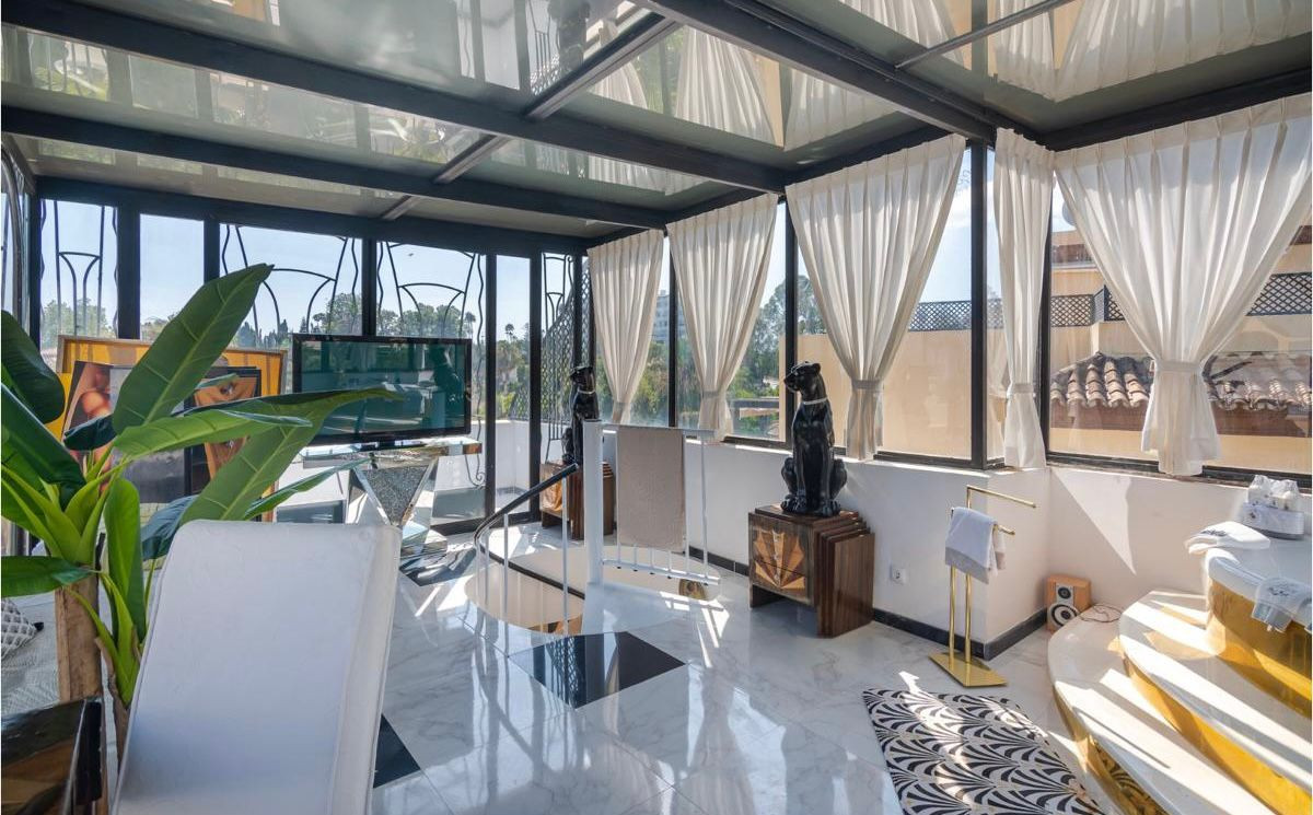 3 Bedroom Penthouse in San Pedro de Alcántara - Photo 3