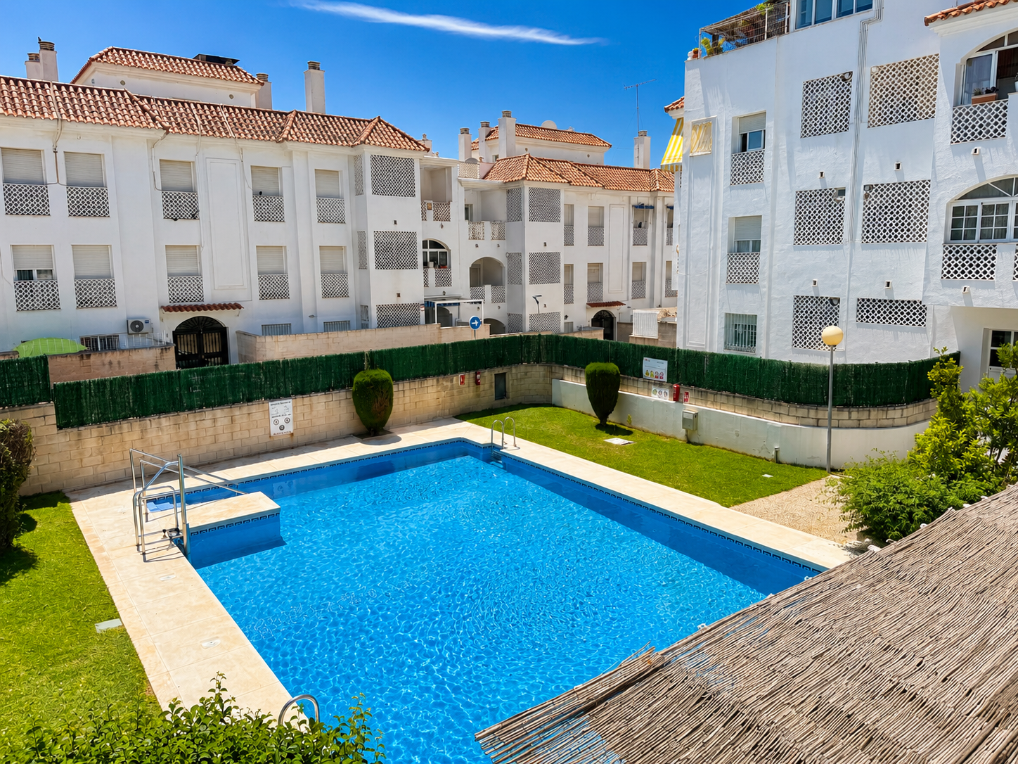 2 Bedroom Apartment in Torremolinos - Photo 3