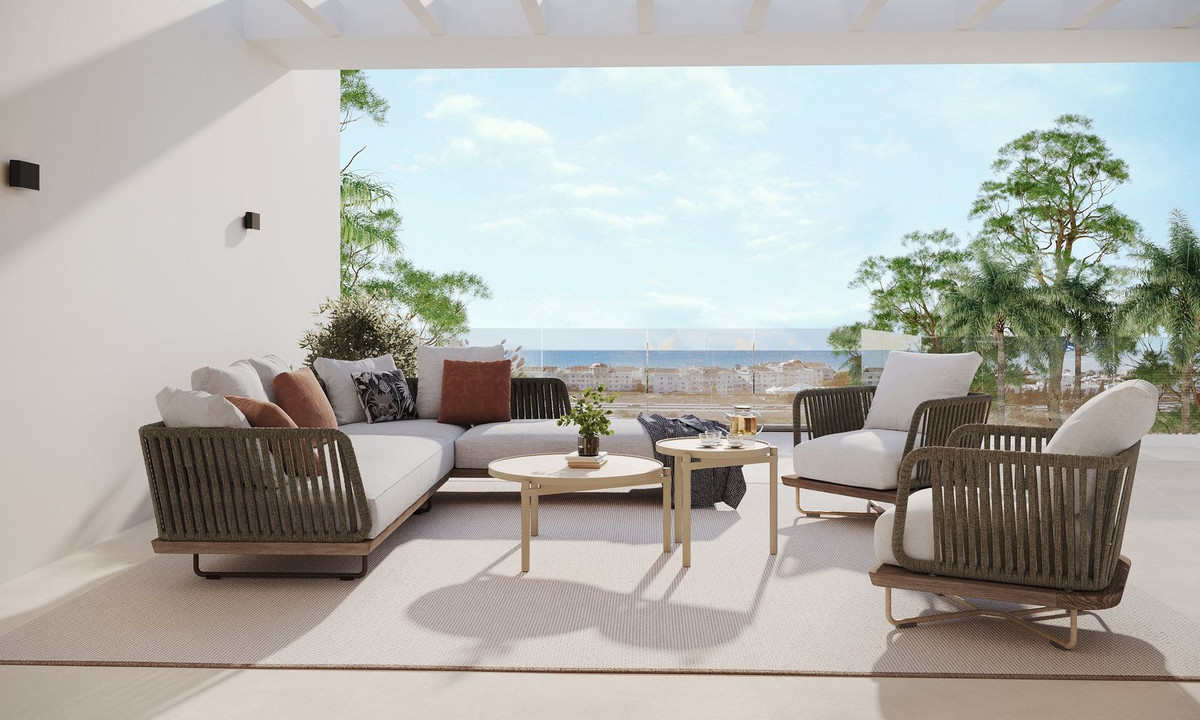 2 Bedroom Apartment in Estepona - Photo 14