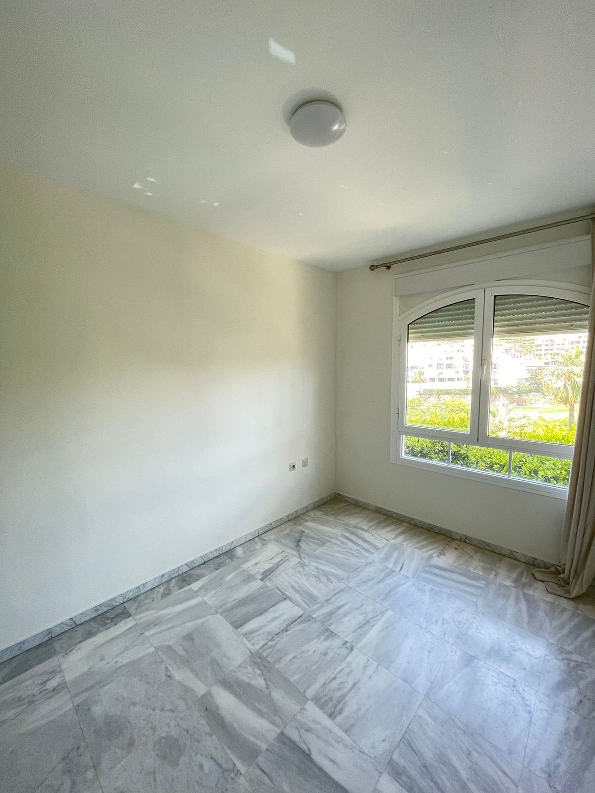 2 Bedroom Apartment in Mijas - Photo 8