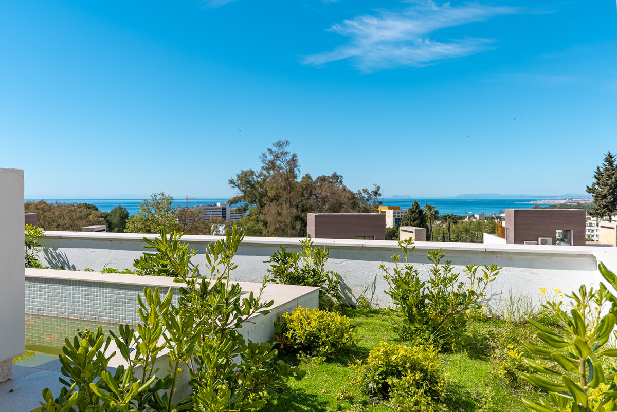 4 Bedroom Villa in Marbella - Photo 36