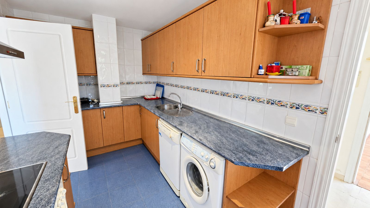 3 Bedroom Apartment in Estepona - Foto 16