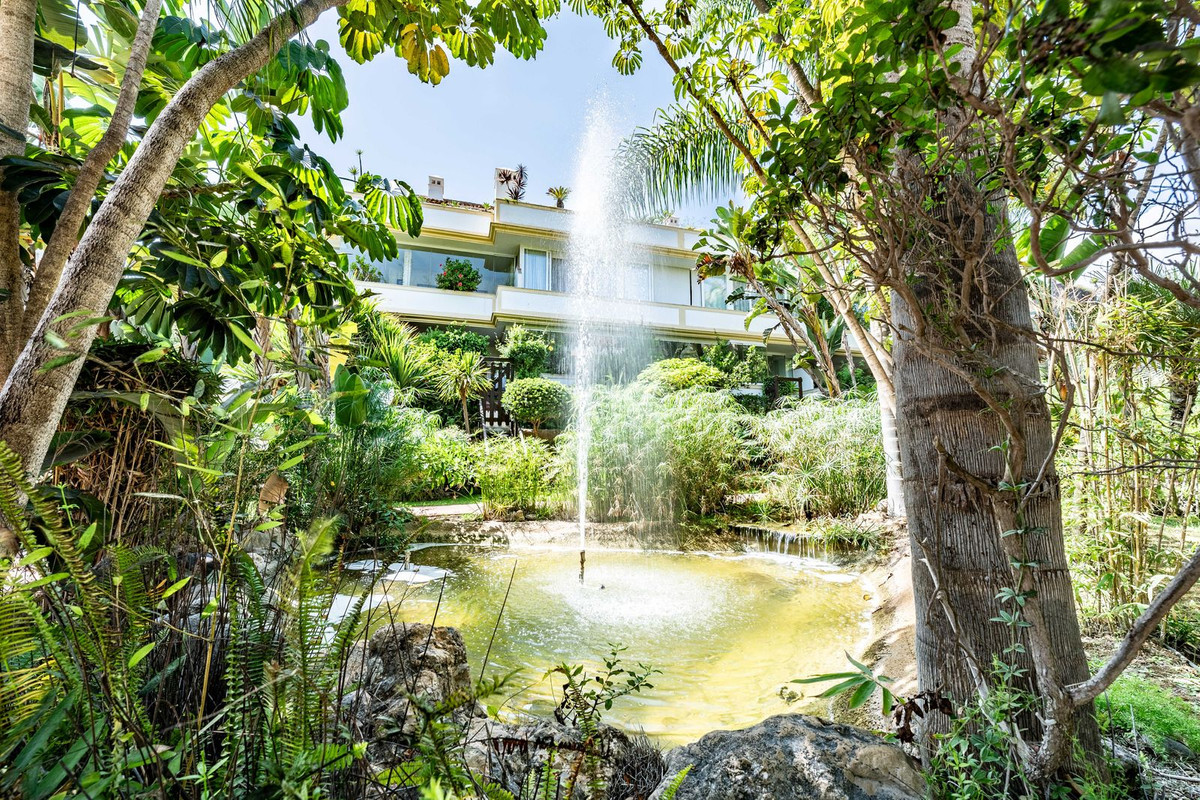 2 Bedroom Apartment in Marbella - Photo 35