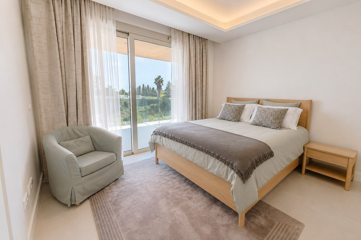 3 Bedroom Apartment in Marbella - Photo 15