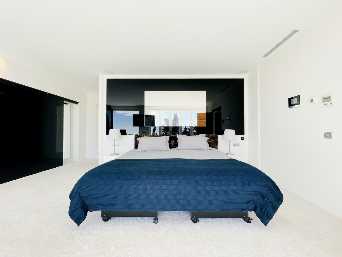 7 Bedroom Villa in Marbella - Photo 42