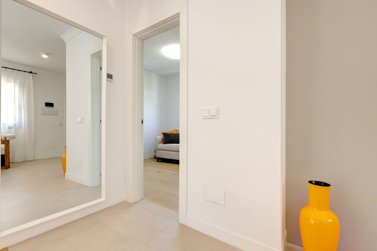 4 Bedroom Villa in Marbella - Photo 30