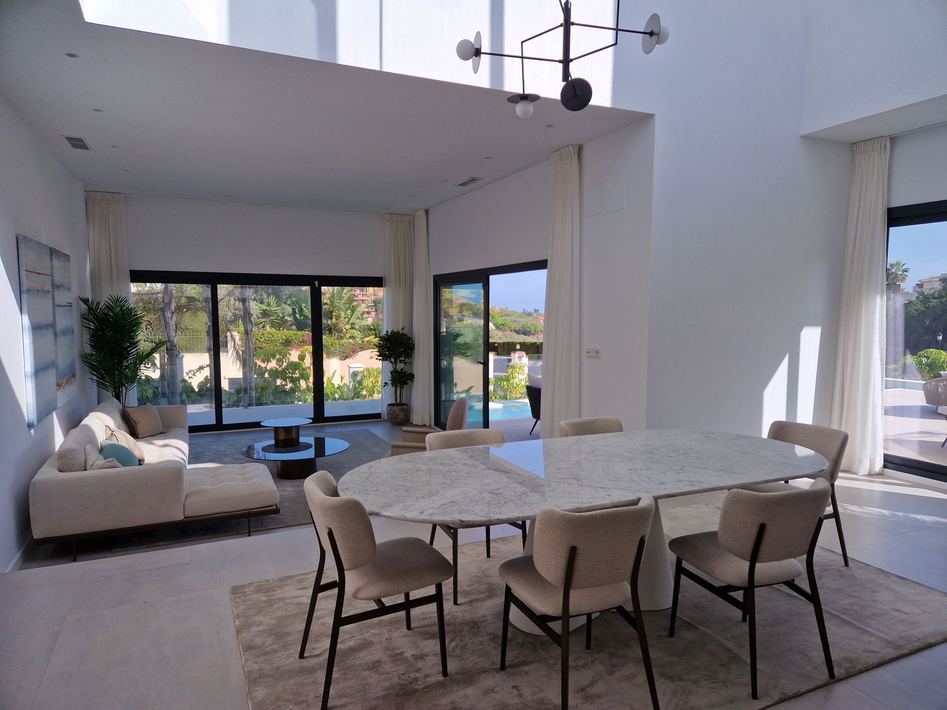 4 Bedroom Villa in Marbella - Photo 8