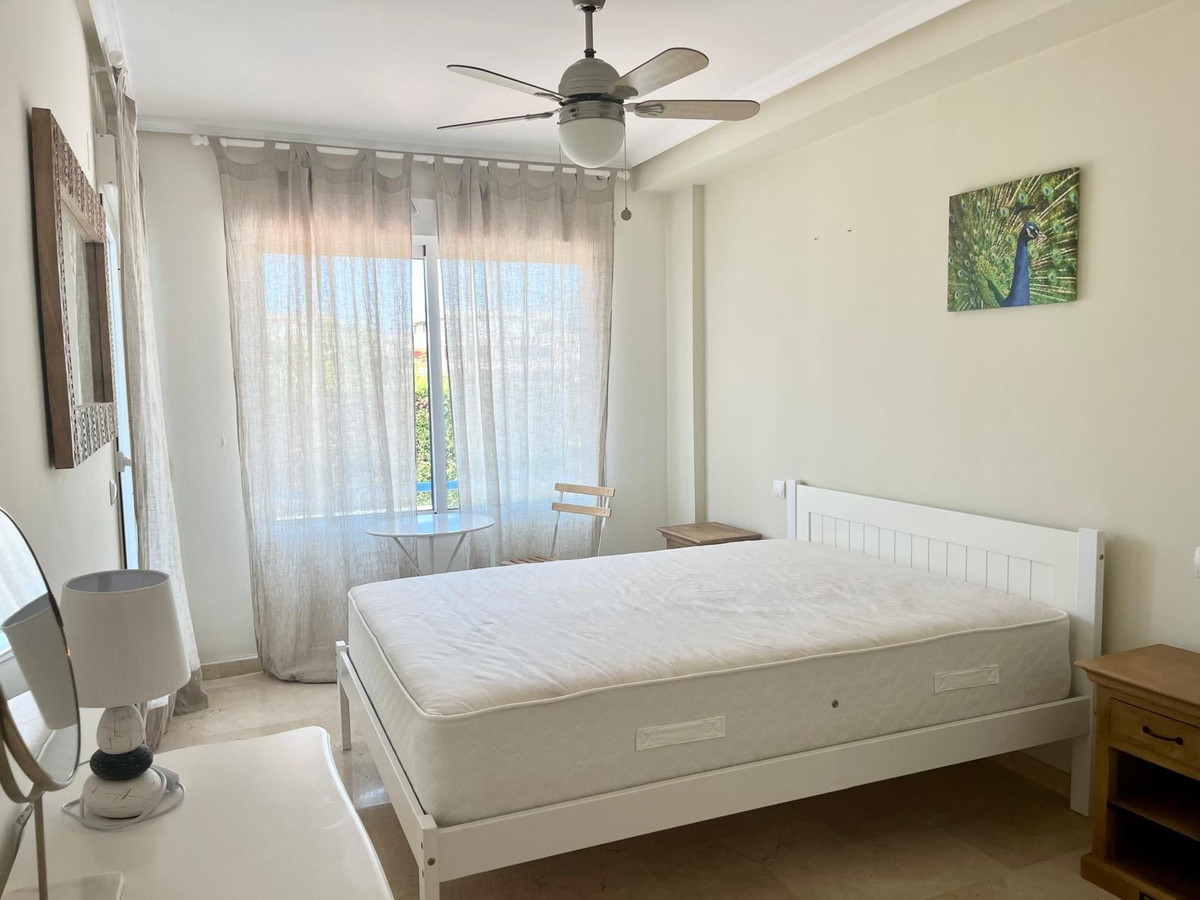 5 Bedroom Townhouse in Estepona - Photo 13
