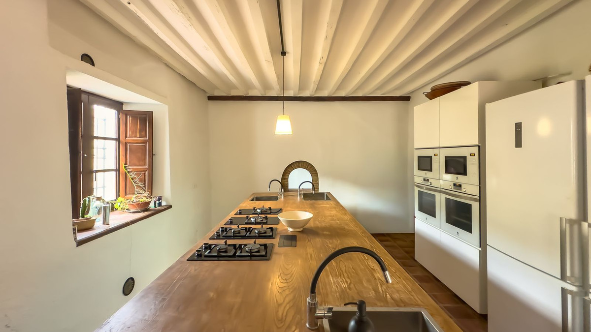 8 Bedroom Country house in Málaga - Photo 11