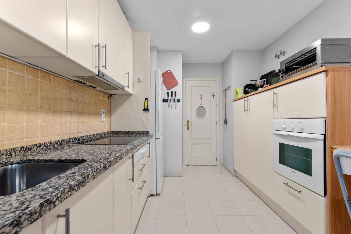 2 Bedroom Apartment in Benahavís - Foto 13