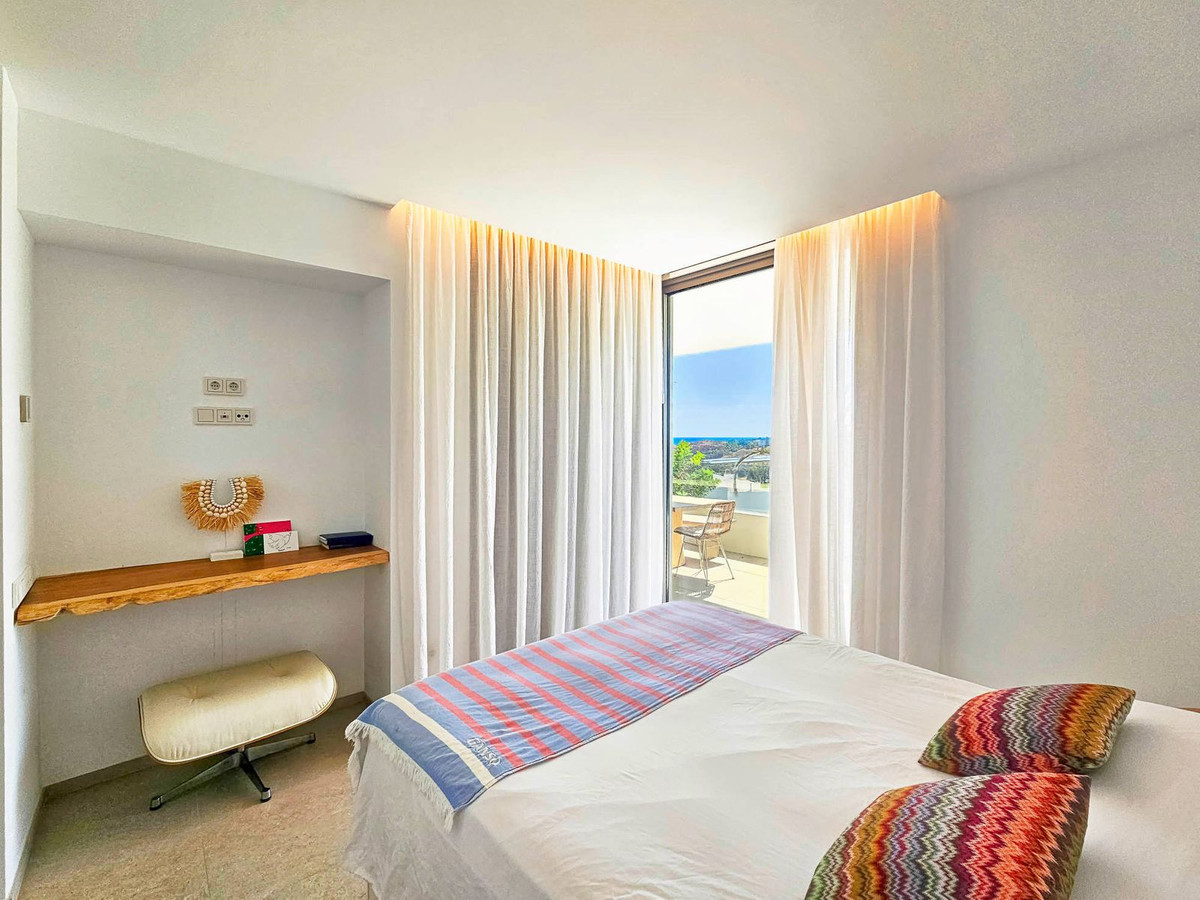 3 Bedroom Apartment in Benahavís - Photo 20