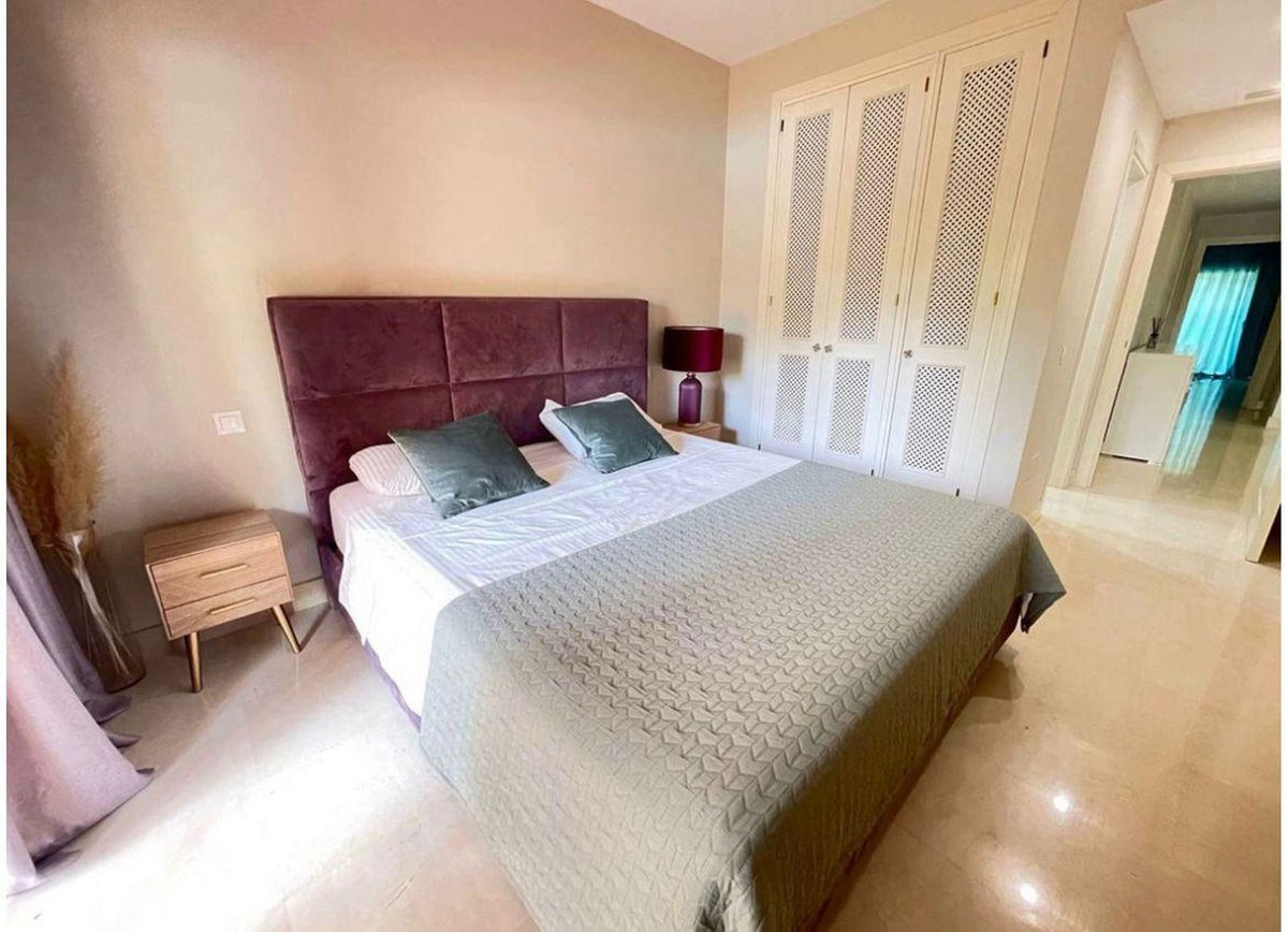 2 Bedroom Apartment in San Pedro de Alcántara - Photo 10