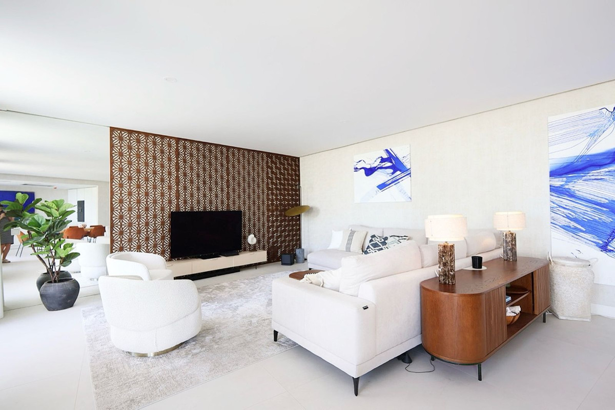 4 Bedroom Apartment in Estepona - Photo 8