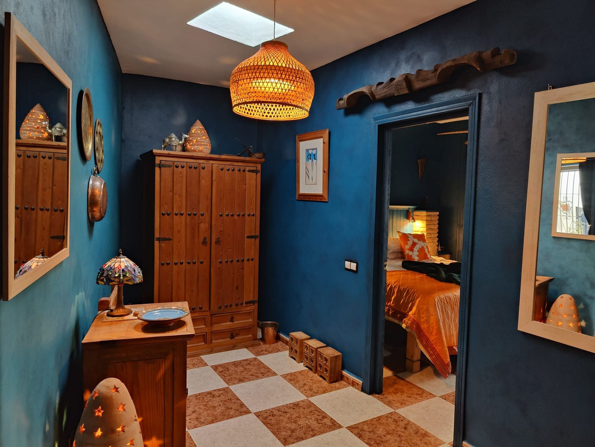4 Bedroom Townhouse in Alhaurín el Grande - Photo 16