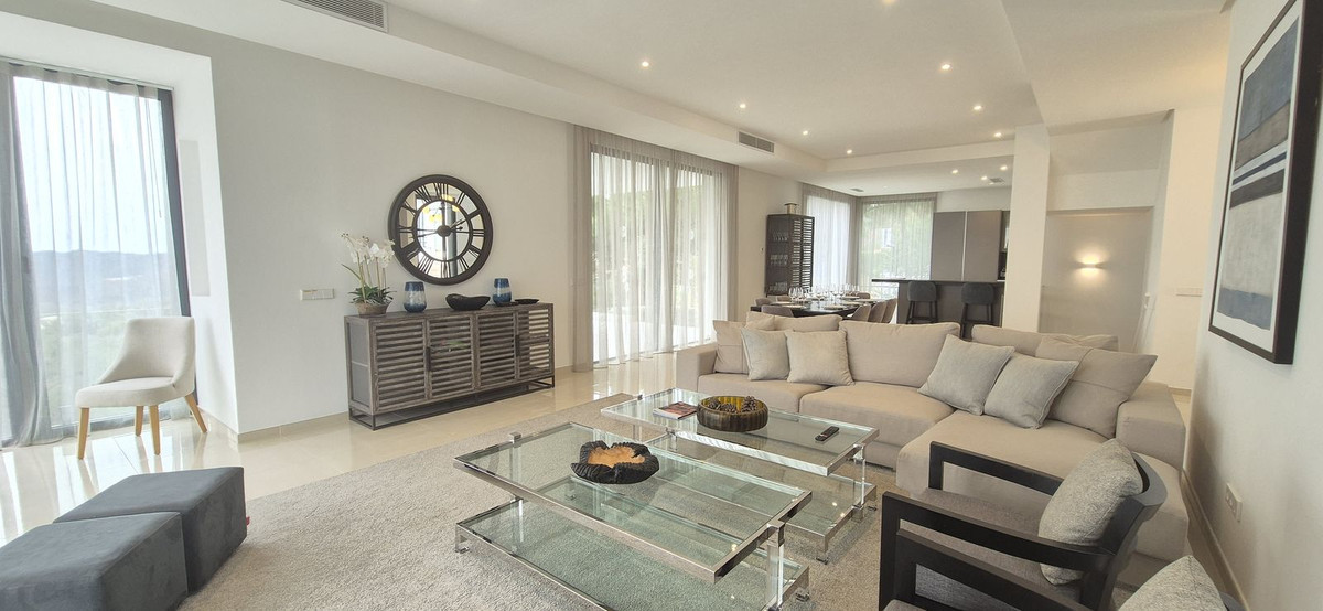 5 Bedroom Villa in Benahavís - Фото 21