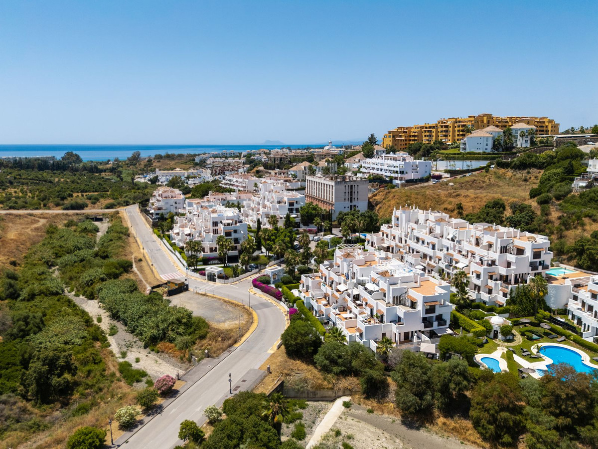 4 Bedroom Villa in Estepona - Photo 27